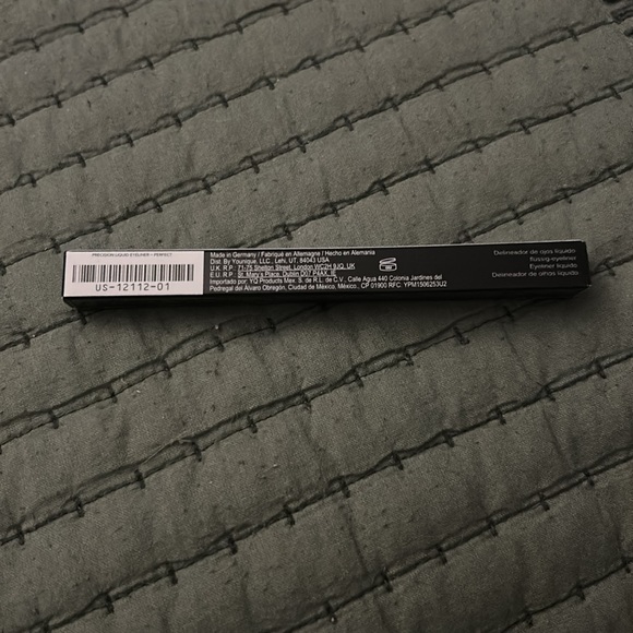 Younique Moonstruck Precision Liquid Eyeliner - Perfect - Picture 4 of 5